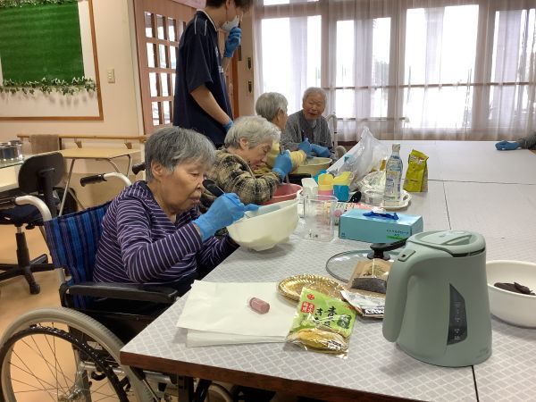 みんなで楽しく蒸しパン作り🍪